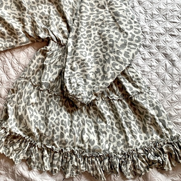 Sage Green Balloon Sleeve Ruffled Leopard Print Dress Size Small - Picture 7 of 12